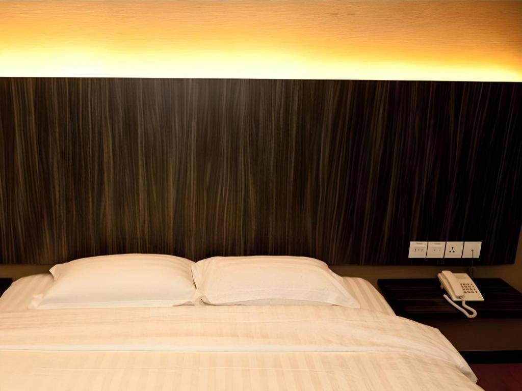 Starz Hotel Клуанг Экстерьер фото
