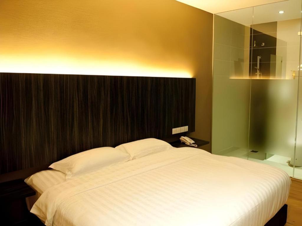 Starz Hotel Клуанг Экстерьер фото