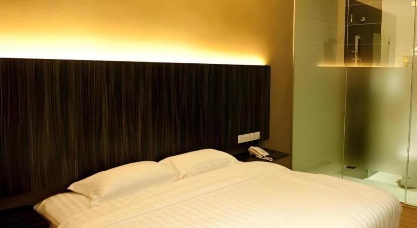 Starz Hotel Клуанг Экстерьер фото