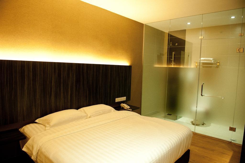 Starz Hotel Клуанг Номер фото