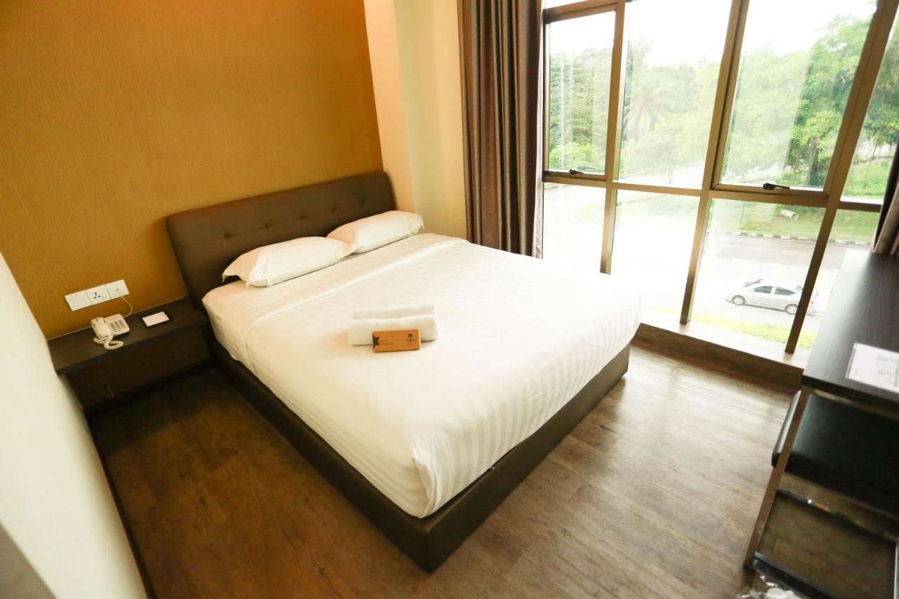 Starz Hotel Клуанг Экстерьер фото